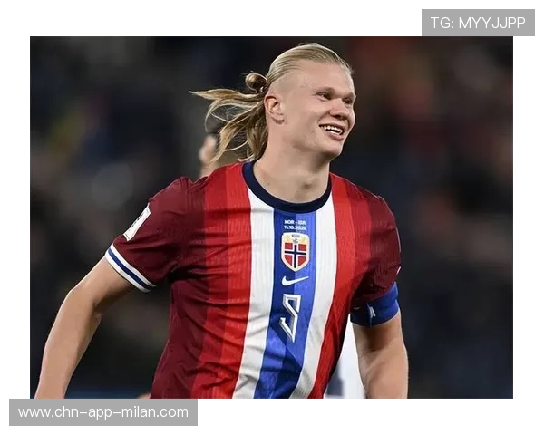 哈兰德赛场后被小孩模仿，萌态刷爆社媒